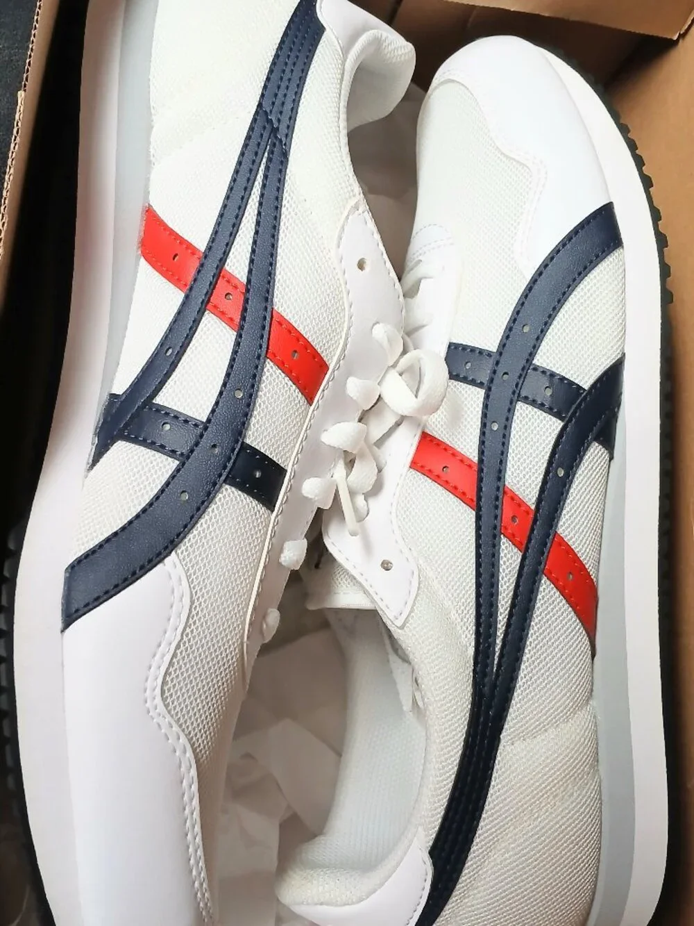 NEW IN BOX - 'ASICS TIGER RUNNER ORTHOLITE' MEN's SNEAKERS, size 11